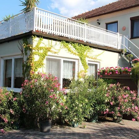 Weingut Pension Sommerhof Mörbisch am See Buitenkant foto